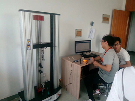 TKS系列雙柱萬能材料試驗(yàn)機(jī)安裝現(xiàn)場